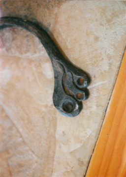 Walking Log Basket Foot Detail